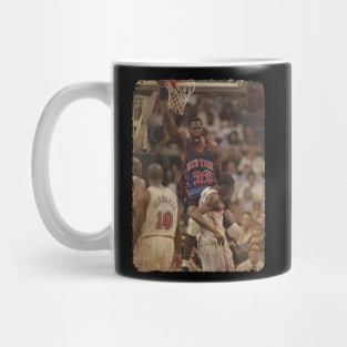 Patrick Ewing and the 10 Greatest Centers in Team History Vintage Mug